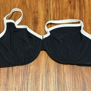 Abercrombie & Fitch NWT curve love Bikini top